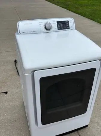 Samsung 7.4 CuFt Electric Dryer with True Steam 11 Cycles (2017)
