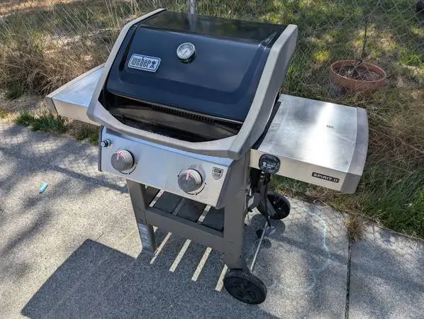 Spirit II E-210 Gas Grill