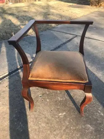 Antique Corner 3-Legged Corner Chair