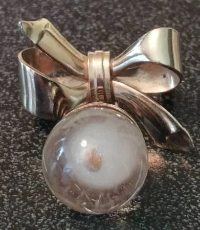 Vintage Charm Pin Brooch Gold Tone Bow Ball Encased Mustard Seed
