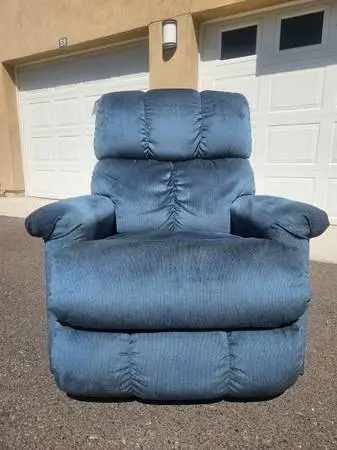 LAZY BOY ROCKER RECLINER CHAIR