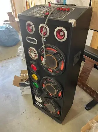 Mobile DJ speaker system