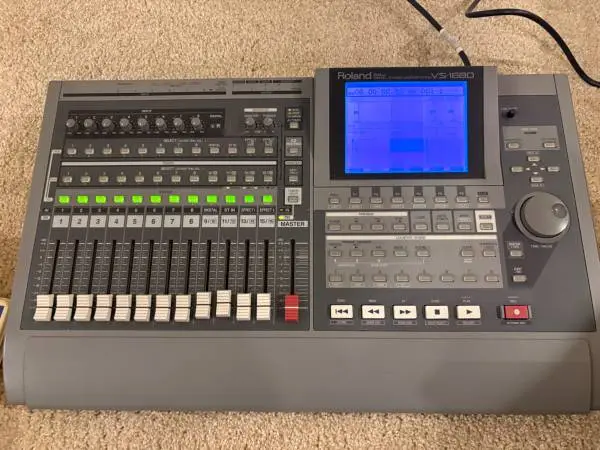 Roland VS-1680 Digital Workstation