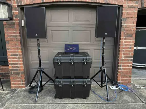 Yamaha DZR12 2000 Watt Powered Speakers - Used Once - Ultimate Stands