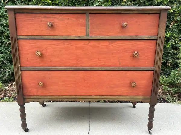 Vintage 4-Drawer Dresser