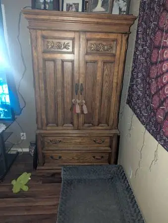 BEAUTIFUL TWO PIECE CABINET W TONS OF  STORAGE