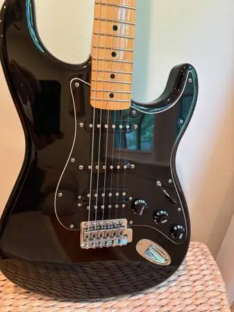 Fender Stratocaster 2018 Special Edition HSS  *price reduced*