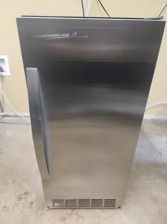 EdgeStar Undercounter Ice Machine / Ice Maker 50 Lb.