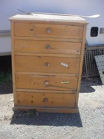 5 drawer dresser fair condition