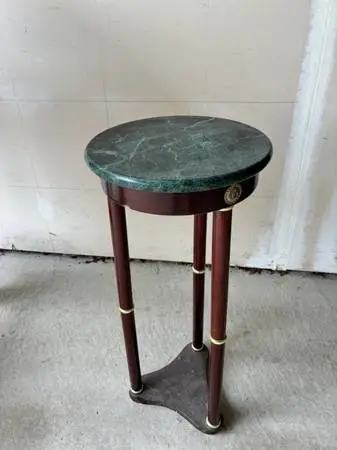 Accent table