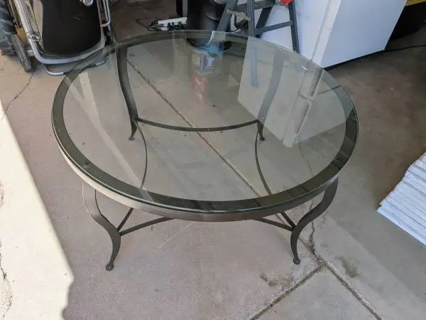 Like New 36 Round Glass Top Coffee Table