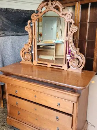ANTIQUE VICTORIAN ERA DRESSER WITH ORNATE MIRROR