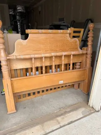 Full/queen size bed frame