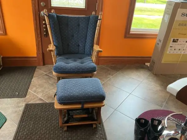 Amish built glider chair with foot stool