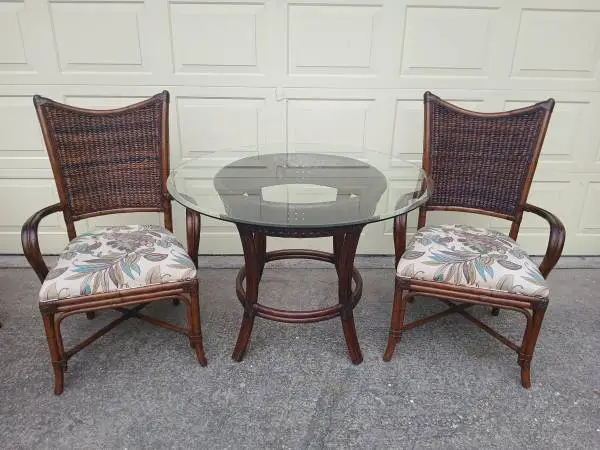 PAIR OF LEXINGTON TOMMY BAHAMA CHAIRS WITH LEATHER and glass TABLE