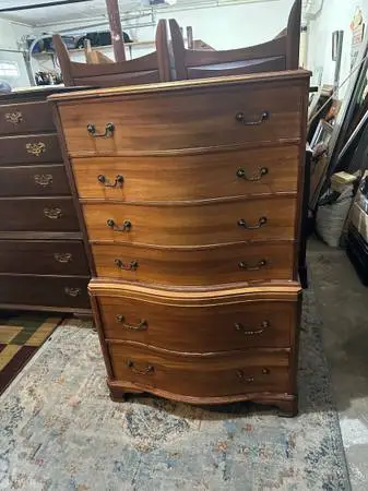 Chest of drawers