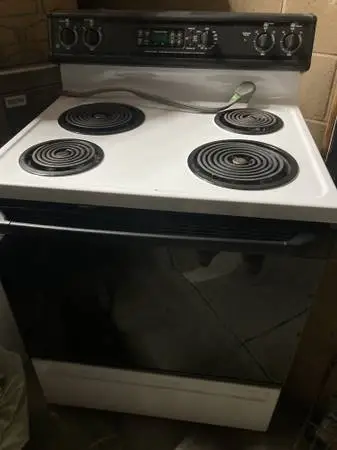 Stove/oven,220v,white,blk glass door,4 burner,clean,hlp dlvr,30”