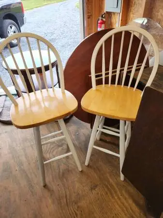 2 WHITE SPINDLE BACK BAR HEIGHT SWIVEL CHAIRS CLEAR OAK SEATS EACH