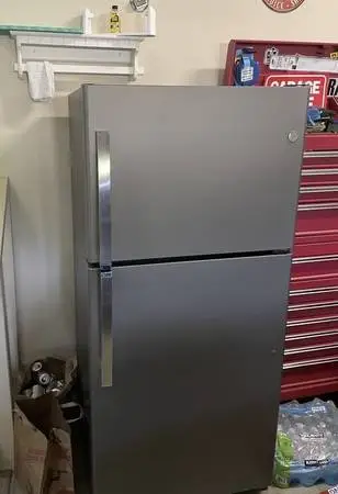 GE 19.2 cu. ft. Top Freezer Refrigerator in Slate, Fingerprint Resist