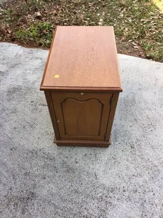 Side table with Magazine rack