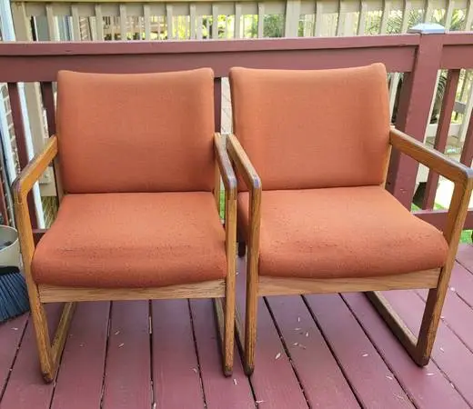 Chairs – Very Comfortable  🔴 Appropriate for Living Room or Den