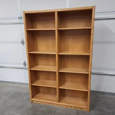Beautiful Bookcase With Adjustable Shelves