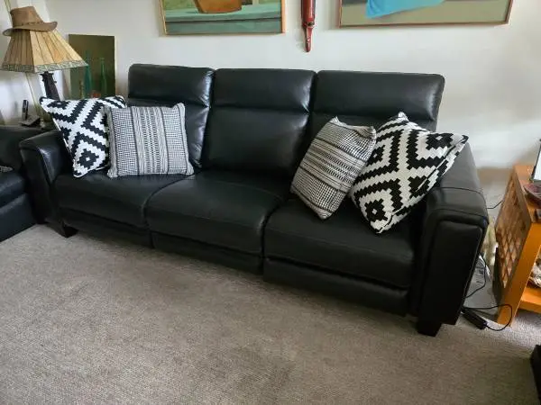 3 PIECE BLACK LEATHER RECLINER SOFA
