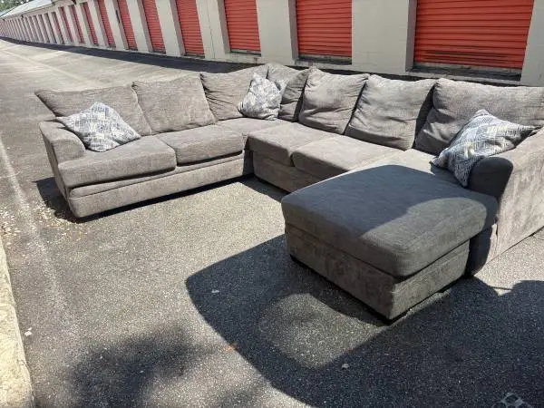 USED 3 piece sectional 🤎NO Holds-Pick up ONLY