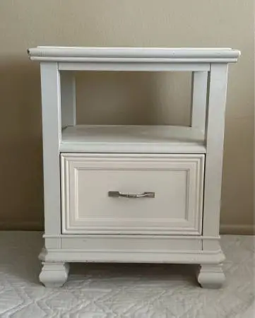 Very sturdy Shabby Chic ShabbyChic White End Side Table Nightstand