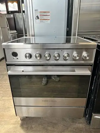 Fisher & Paykel Stainless Steel Glass-top Electric range LIKE NEW!
