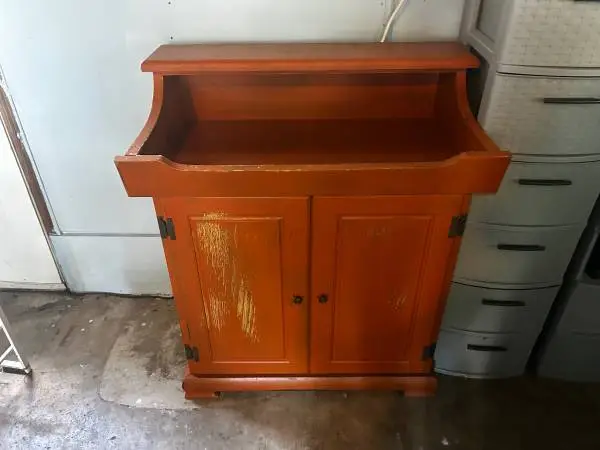 Antique wash wash basin/cat table