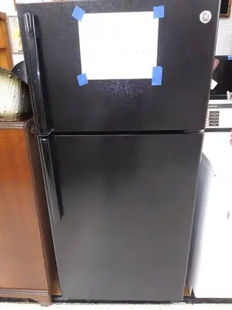 GE Refrigerator Model GTE15CTHCRBB