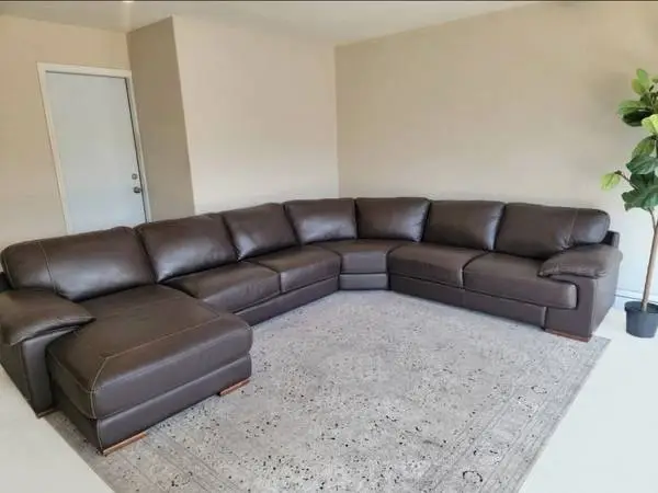 Natuzzi Leather Sectional - Like-New