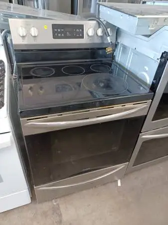 FRIGIDAIRE gallery electric stove