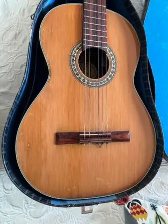 Tres Pinos Handmade Classical Guitar (Hand Made in Mexico