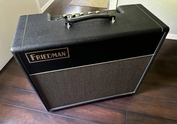 FRIEDMAN PINK TACO V2 GUITAR AMP