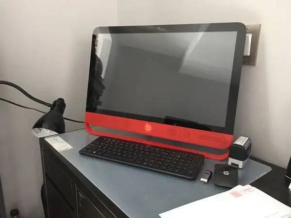 HP ENVY Beats By Dre All-In-One touch 500TB SSD 16GB Ram. Windows 11