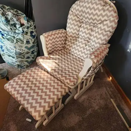 Gliding chair and footrest