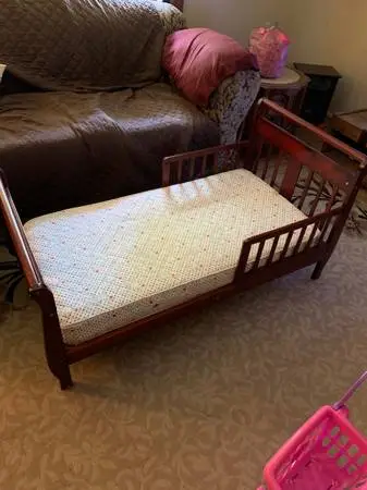 Toddler bed