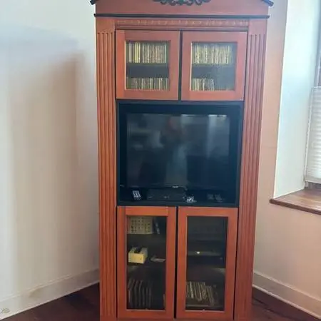 Custom Built TV Cabinet Includes a 32 Visio 1080P TV and Remote