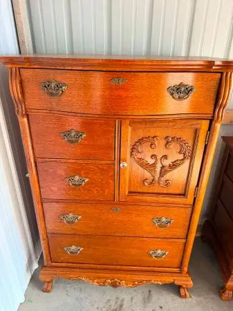 Dresser & Chest of Drawers by Lexington Victorian Sampler