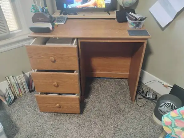 Desk (no chair)