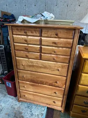 Chest of drawers