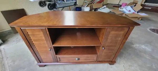 Corner TV stand