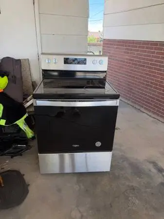 Whirlpool Glasstop Stove & Oven