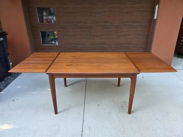 MID CENTURY MODERN TEAK DINING TABLE MCM