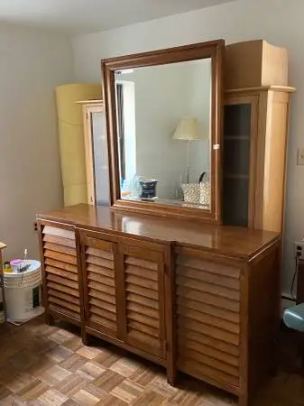 Dresser and mirror venetian