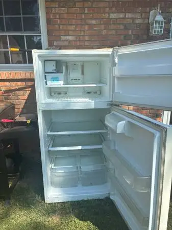 LG refrigerator with icemaker