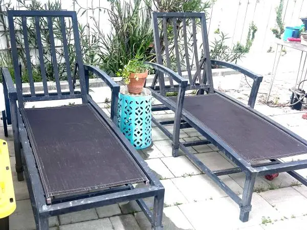 2 outdoor lounge chairs Aluminum adjustable with wheels