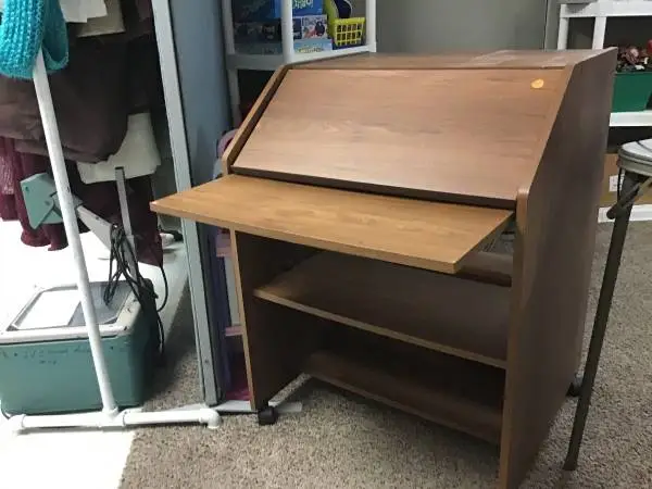 Multi use desk